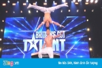 Giám khảo Britain's Got Talent đứng dậy reo hò khi Quốc Cơ, Quốc Nghiệp biểu diễn: 'Cảm ơn Việt Nam'