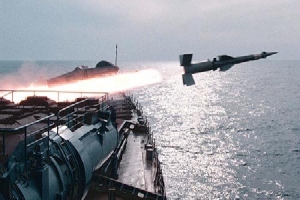 Chiến hạm Nga bắn nổ tàu địch giả định khi tập trận gần Syria