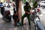 Nữ du khách bị giật túi xách giữa trung tâm Sài Gòn