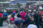 Vụ đám đông tụ tập trước cổng KCN ở Sài Gòn: Nhiều đối tượng đe dọa, ép công nhân gây rối