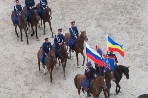 Kỵ binh Nga phô diễn sức mạnh tại thành phố tổ chức World Cup