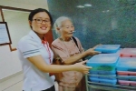 Bà cụ 82 tuổi quyên tiền để phát cháo miễn phí cho bệnh nhân nghèo suốt ba năm nay ở Hà Nội