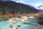 Đến thung lũng có hàng trăm hồ nước nóng đủ màu ở Trung Quốc