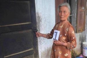 Cụ bà 70 tuổi nhiều lần cậy cửa ăn trộm