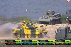 Chiếc xe lạ 'rình' tóm xe tăng T-72B3 tại Tank Biathlon 2018