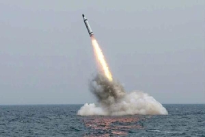 Triều Tiên có thể đang đóng tàu ngầm mang tên lửa hạt nhân