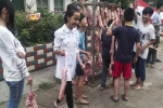 Học sinh giỏi ở trường làng Trung Quốc được thưởng thịt lợn