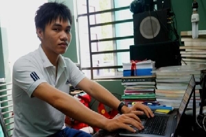 Thủ khoa không tắt máy tính ở Quảng Ngãi