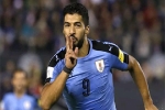 Suarez đi vào lịch sử bóng đá Uruguay
