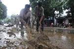 Hơn 400 ngôi nhà ở TP Hà Giang ngập bùn sau lũ