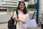 Sĩ tử tham gia THPT Quốc Gia tại Hà Nội: Người cười tươi, kẻ 'bật khóc' khi nghe hỏi đến bài thi