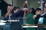 Hết ngủ gật, giơ ngón tay giữa, Maradona lại nhảy đầm với phụ nữ lạ
