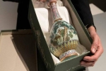 Chiêm ngưỡng chiếc bình cổ vật của Vua Càn Long được bán với giá hơn 400 tỷ