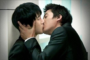 4 bệnh nguy hiểm dễ lây nhiễm khi hôn mà người đồng tính nên biết