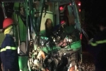 NÓNG: Tai nạn giữa 2 xe khách, 24 người bị thương