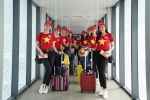 Top 43 Hoa hậu Việt Nam diện áo đỏ sao vàng trên tàu bay