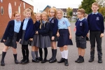 Gần trăm học sinh Anh bị phạt vì mặc quần không có viền tím