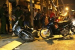 Hai thanh niên mang hình xăm dùng roi điện tấn công người phụ nữ cướp xe SH ở Sài Gòn
