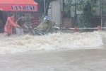 Đồng Nai: Mưa như trút nước, quốc lộ 51 biến thành sông