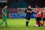 Hy hữu: Trọng tài Việt 'bẻ còi', hủy bàn thắng vì quên đuổi cầu thủ sau khi rút 2 thẻ vàng