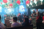 20 nam thanh nữ tú phê ma túy trong quán bar ở Sài Gòn