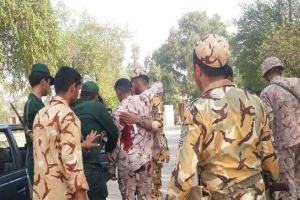 Ngụy trang bằng quân phục, khủng bố táo tợn nã súng trong lễ duyệt binh Iran, 74 người thương vong