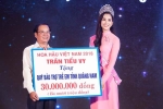 Đăng quang Hoa hậu Việt Nam 2018, Trần Tiểu Vy được UBND tỉnh Quảng Nam tặng giấy khen