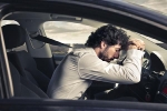 Ngủ trong xe ô tô bật điều hòa nguy hiểm như thế nào?