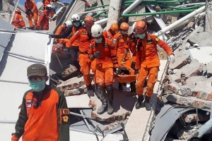 Có 10 người Việt ở vùng sóng thần Indonesia