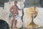 Ăn chơi thời cổ đại: Khai quật lăng mộ hơn 2000 năm tuổi, phát hiện tranh tiệc tùng và khỏa thân nam giới vẽ trên tường