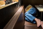 Tìm hiểu về 'McRefugees': Nơi người vô gia cư, người cô đơn tại Hồng Kông coi là ngôi nhà thứ hai của mình