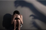 Ba thanh niên hiếp dâm bé gái 15 tuổi trong rừng dương