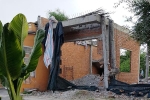 Bị tố xây dựng sai phép, phó bí thư huyện đập bỏ căn nhà mới