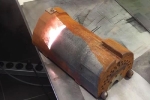 Máy laser thổi bay gỉ khỏi bề mặt kim loại