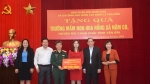Báo Quân đội nhân dân trao 300 triệu đồng tặng ngành Giáo dục tỉnh Yên Bái