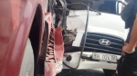 Nghệ An: Xe tải mất lái đâm vào đuôi xe khách
