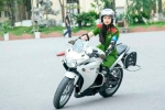 Sự khổ luyện của cô gái lái môtô hơn 1.000 phân khối dẫn đầu đoàn cảnh sát