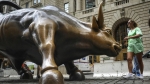 Nhà đầu tư bán ồ ạt, Dow Jones sụt mạnh hơn 600 điểm
