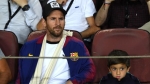 Messi đến xem Barca đánh bại Inter Milan với bên tay băng bó