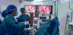 Bác sĩ cắt khối u trung thất qua 3 lỗ nhỏ có kích thước gần bằng đầu đũa