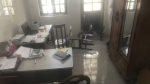 Nghệ An: Trưởng phòng tổ chức 'xô đẩy ghế', ném giày... dọa nữ đồng nghiệp