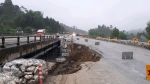 Đường tạm cao tốc Nội Bài - Lào Cai sạt lở, cấm xe tải trọng lớn