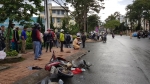 Lâm Đồng: Mất lái xe con tông xe máy rồi húc văng học sinh