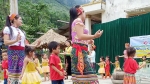 Giáo viên và học sinh mầm non vùng cao Nghệ An mô phỏng Lễ hội Mừng cơm mới