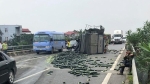 Cao tốc Nội Bài - Lào Cai tắc 20 km sau vụ ôtô tải đâm xe khách