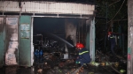 Tự đổ xăng đốt nhà làm 3 người bị bỏng nặng