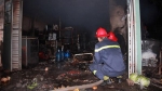 Giận vợ, chồng đổ xăng đốt nhà khiến 3 người bỏng nặng