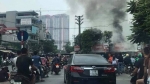Hà Nội: Tiệm sửa xe máy bốc cháy dữ dội sau tiếng nổ lớn