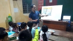 Thầy giáo K'ho dạy tiếng Anh miễn phí cho học sinh nghèo