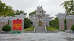Tới thăm khu tưởng niệm liệt sĩ tại Bảo tàng đường mòn Hồ Chí Minh